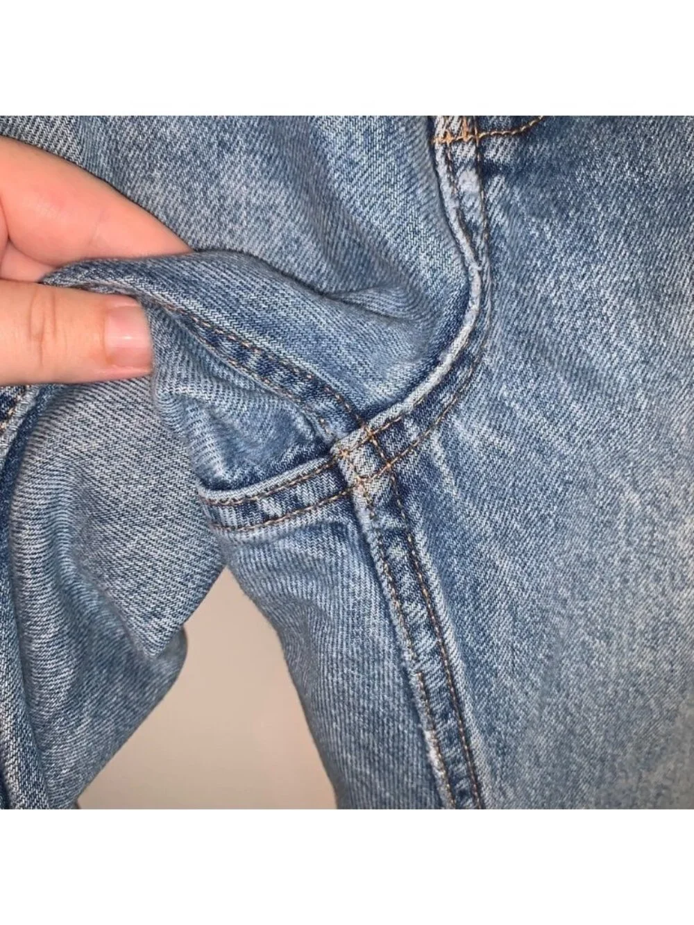 Everlane O-S Boy Friend Distressed Cropped Blue Jeans 25